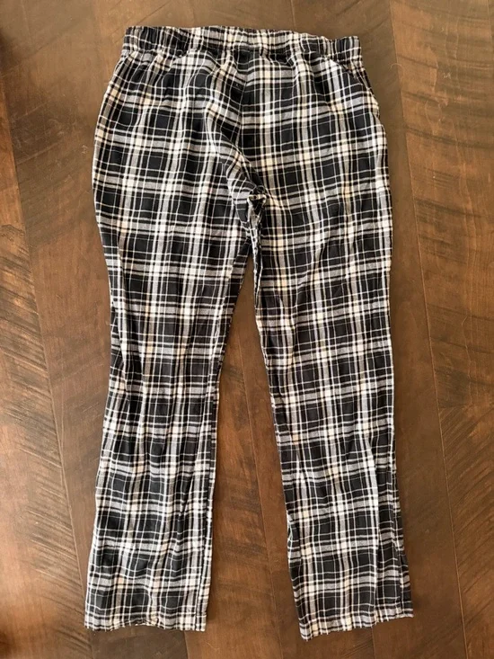 💛 Old Navy Black White Plaid Pajama Pants (S) - Picture 3 of 4